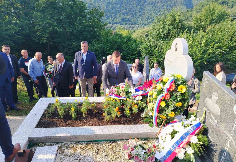 Položeni vijenci na grob Slobodana Stojanovića, obilježene 34 godine od svirepog ubistva dječaka