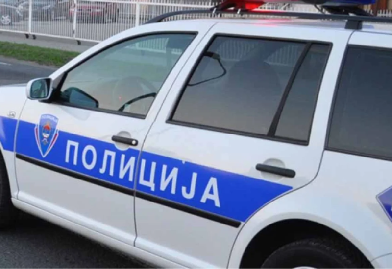 DOBOJ: Metalnim polugama oštetili "Audi", policija uhapsila dva lica