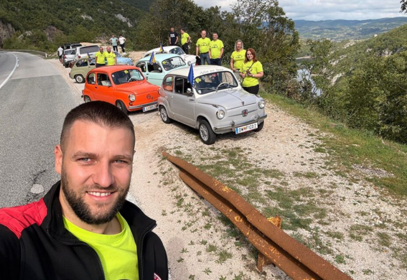 Sa šest fića obilaze BiH, najstariji ima skoro 70 godina