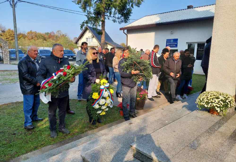 Služen parastos za poginule borce i žrtve rata