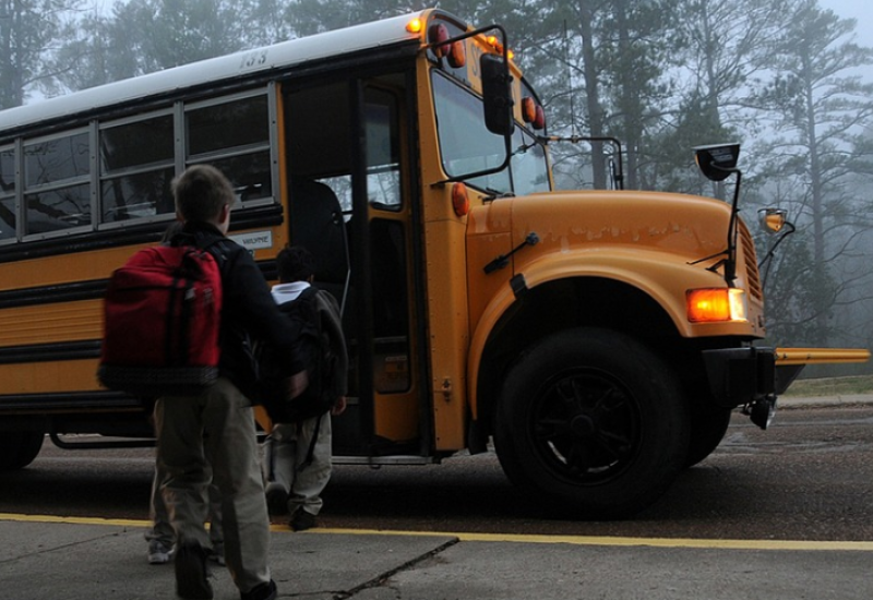 Kamenovan autobus sa Srbima, među putnicima bila i djeca