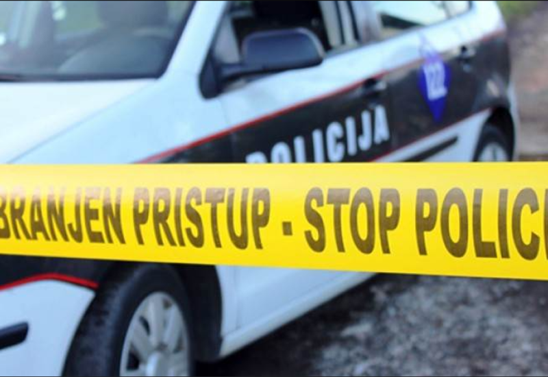 Pronađena veća količina radnih mašina, oružje, droga i falsifikovani novac