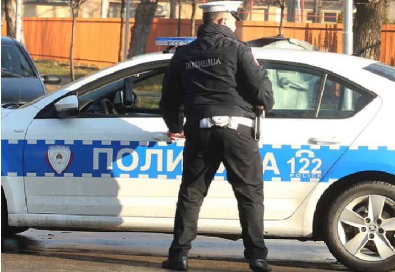 Gosta u lokalu tukli pajserom dok nije pao u nesvijest, povrijeđena i konobarica