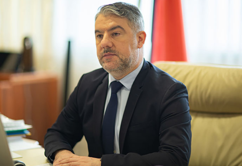 ŠERANIĆ: Ne bavim se pitanjem da li ću ostati ministar