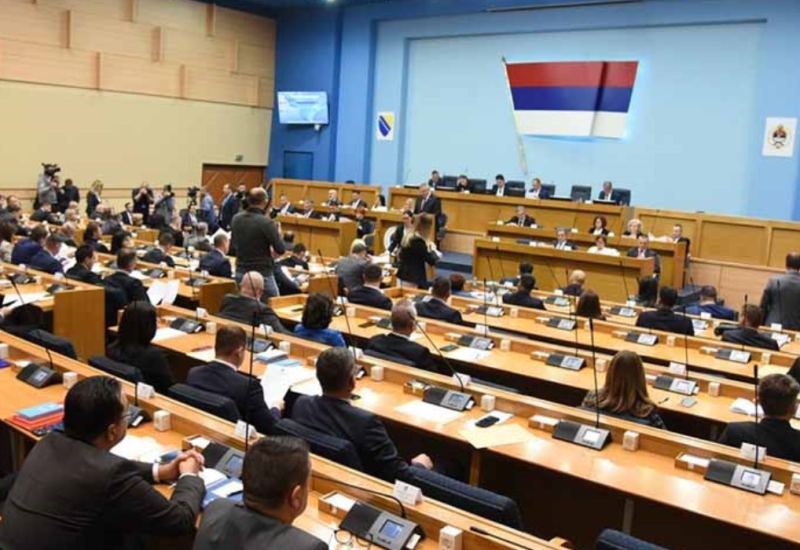 Od 1. januara veće plate zaposlenih u javnim ustanovama Srpske