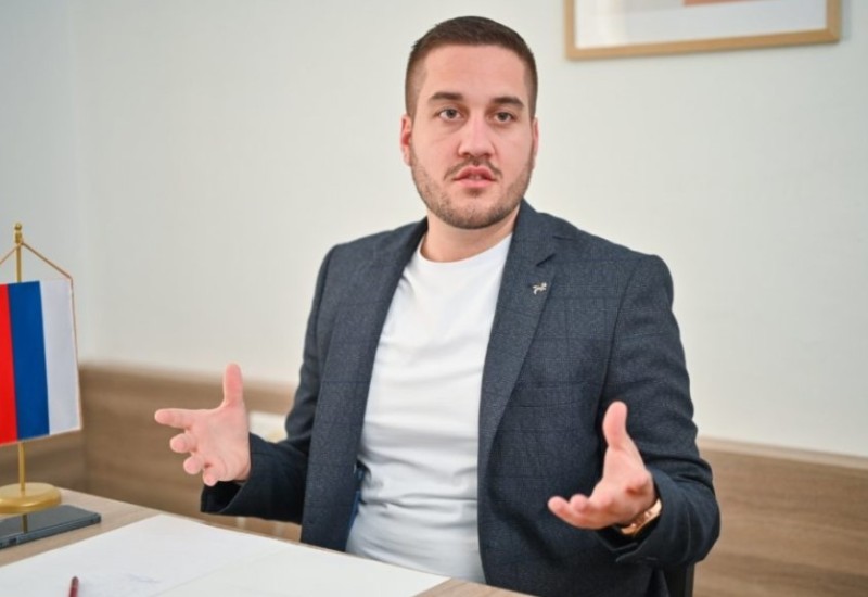 Drinić: Čubrilović zadržao skupštinsko obezbjeđenje iako više nije predsjednik parlamenta