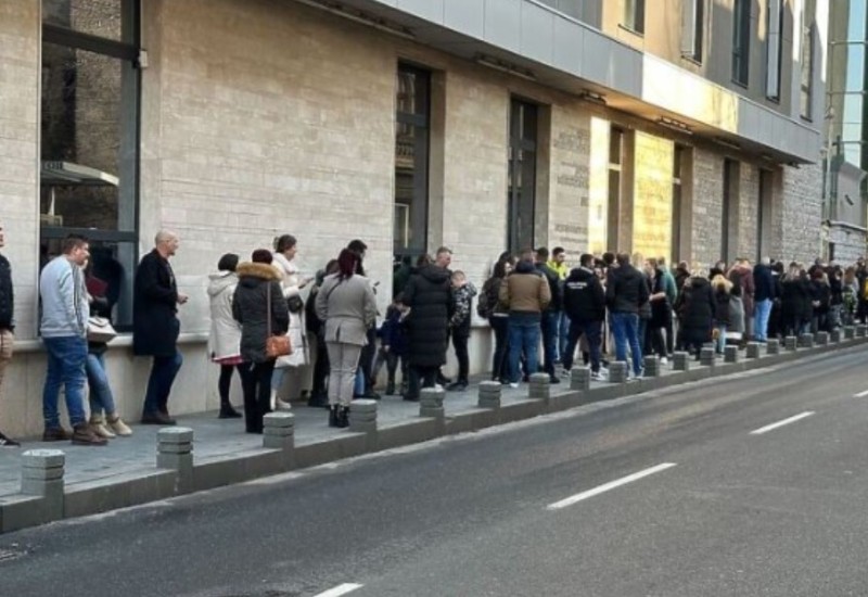 Surova realnost: Građani BiH u redu čekaju na dozvole za rad u Njemačkoj