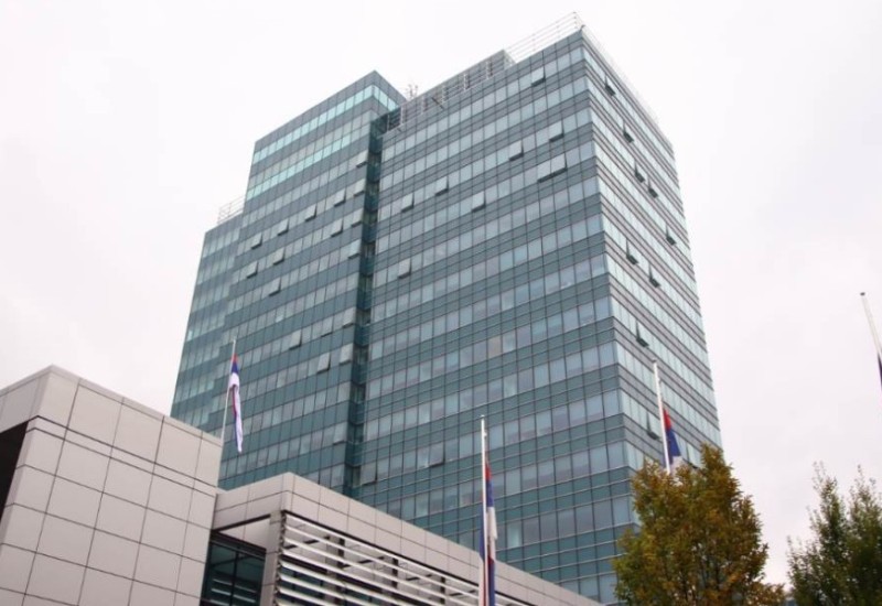 Vlada RS odlučila: Najniže plate u Srpskoj u 2025. godini 900 (NK), 1.000 (SSS) i 1.300 KM (VSS)