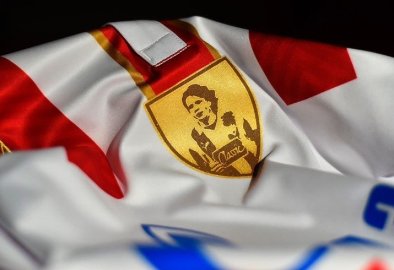 Završena aukcija: Zvezdini dresovi sa Mihinim likom prodati za više od 18.000 dolara