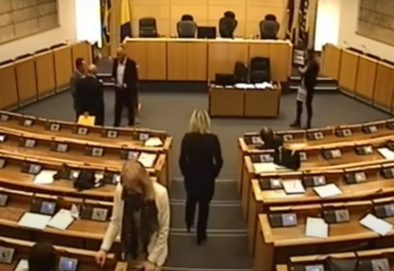 Zakazani protesti ispred Parlamenta FBiH u vrijeme sjednice o potvrđivanju vlade