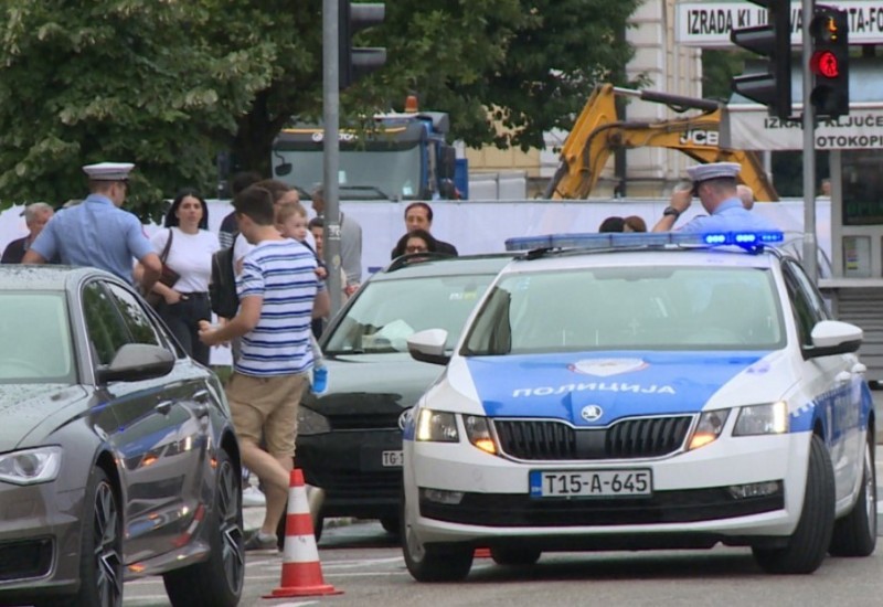 Oglasila se banjalučka policija: Pokrenuta istraga – ko je zamijenio brave u Gradskoj upravi