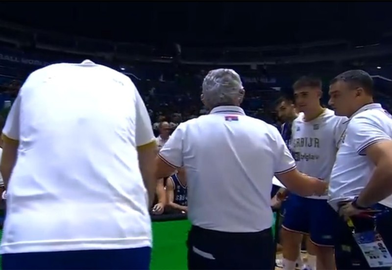 Pešić zagrmio na tajm-autu: Nemojte da se brukamo (VIDEO)