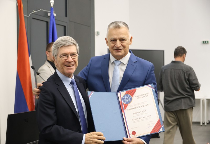 Saksu uručen počasni doktorat za razvoj ekonomskih odnosa