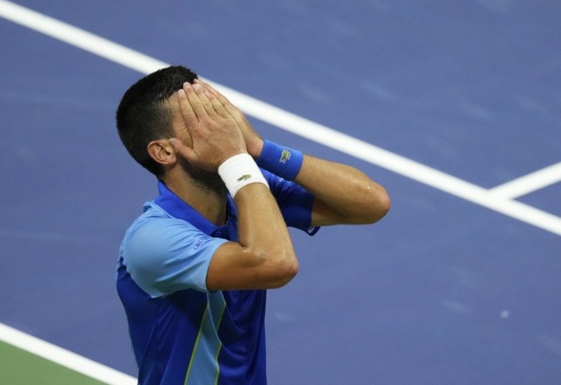 Đoković ostao zarobljen na aerodromu (VIDEO)