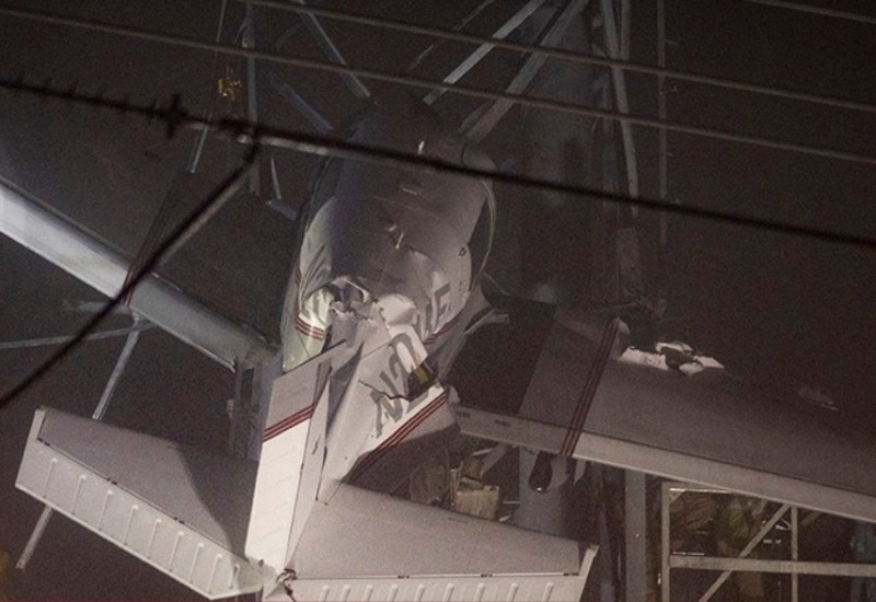 Neobična nezgoda: Avion udario u dalekovod, 117.000 ljudi bez struje