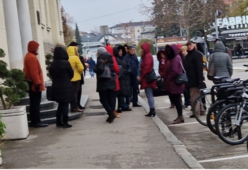 Radnici ZIBL-a i danas pred Gradskom upravom: Pet mjeseci smo bez plate