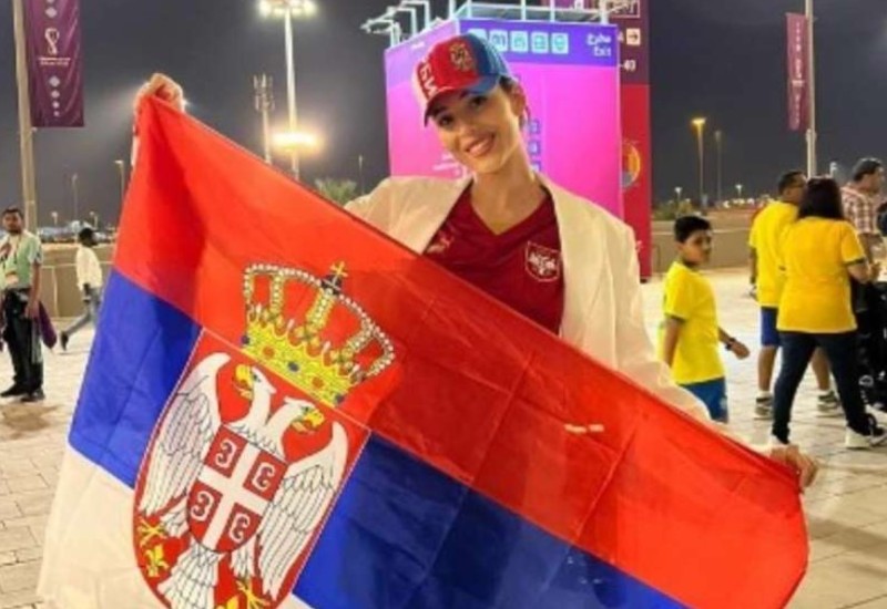 Samo šešir košta 970 evra: Evo kako Ražnatović bodri reprezentaciju Srbije (FOTO)