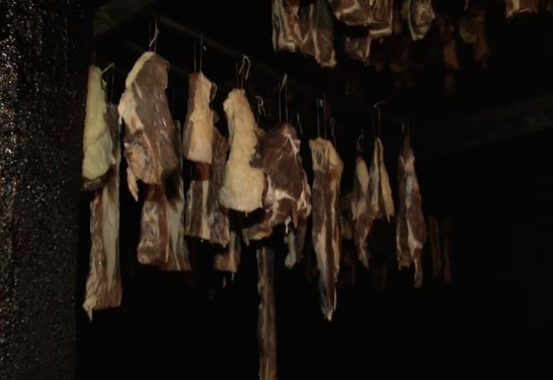 Krađa u Modriči: Provalio u sušaru pa pokrao meso