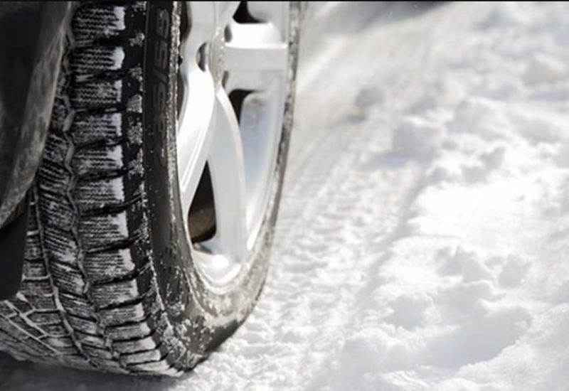 Zbog niskih temperatura kolovozi klizavi