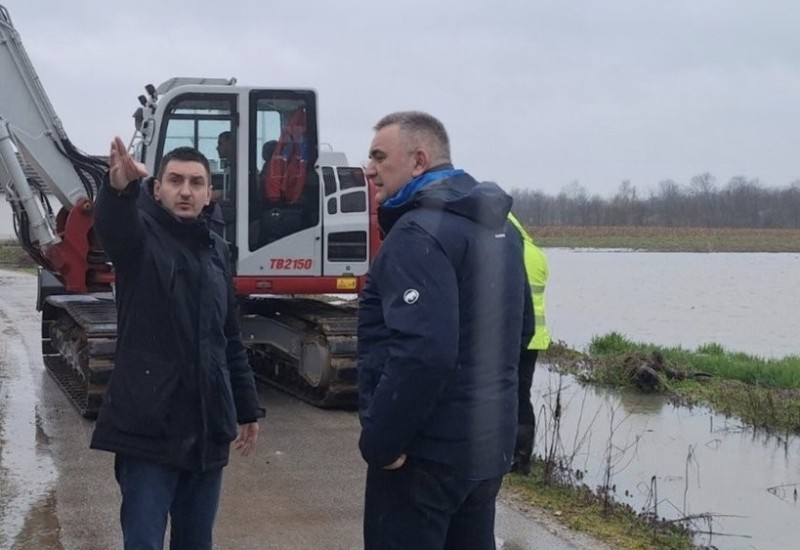 Vanredna situacija u Pelagićevu, Minić na terenu – nasipi stabilni, ekipe pripravne