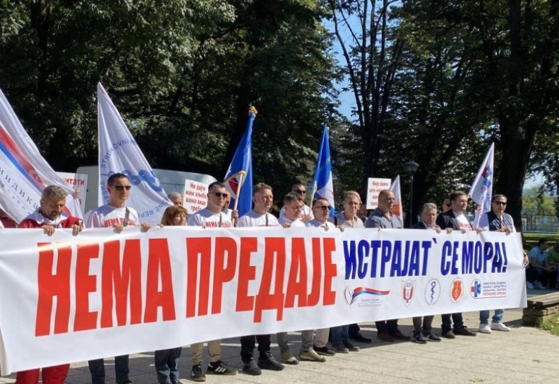 Protestna šetnja u Banjaluci: Sa razglasa odjekuje pjesma "Pada Vlada", pročitani zahtjevi