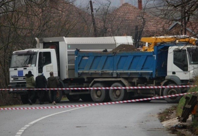 Uklonjena barikada na Merdaru: U toku uklanjanje i ostalih