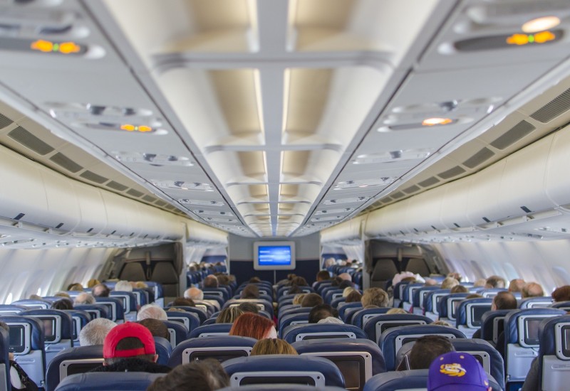 Putnici evakuisani zbog požara u avionu