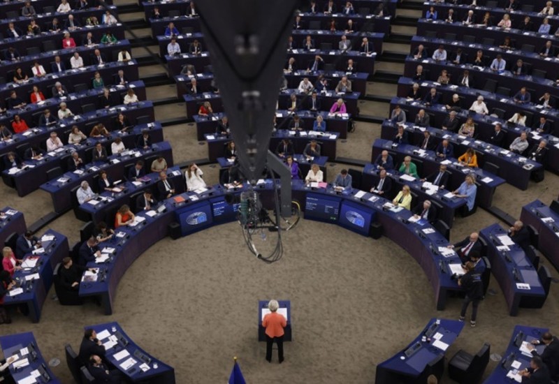 Ko sve izlazi na crtu Fon der Lajenovoj