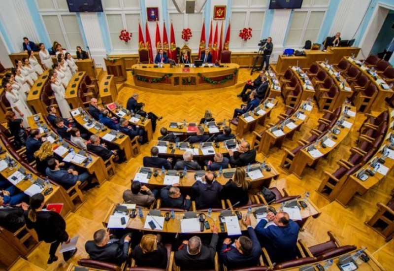 CRNA GORA: Ni rasprave ni skraćenja mandata