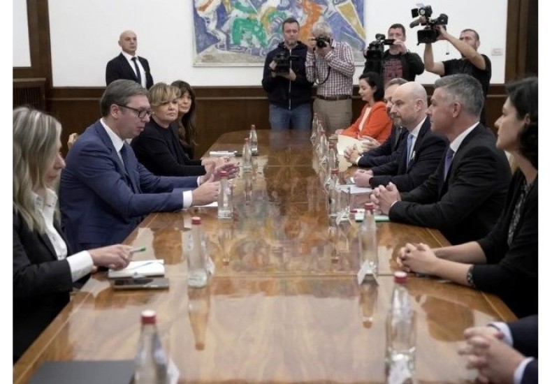 VUČIĆ: Beograd ostaje na evropskom putu, ali će sam donositi odluke