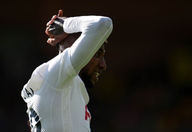 Emerson prebacio stadion i pogodio auto na parkingu