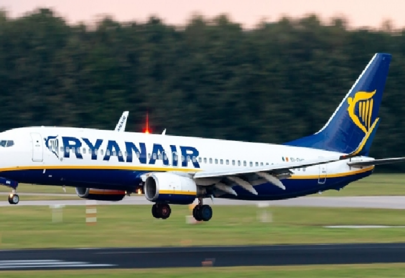 Pijani putnici u avionu napravili haos i razbjesnili ostale putnike (VIDEO)