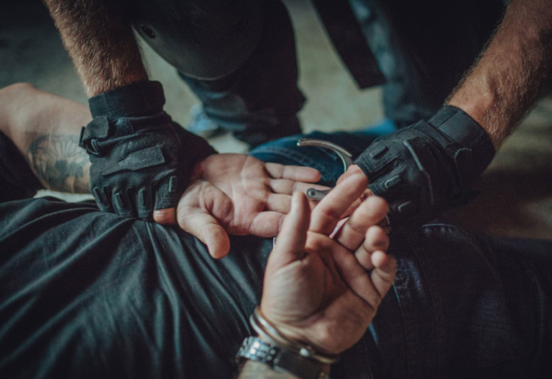 Državljanin BiH priveden zbog prijetnji svojoj djevojci i napada na policajca