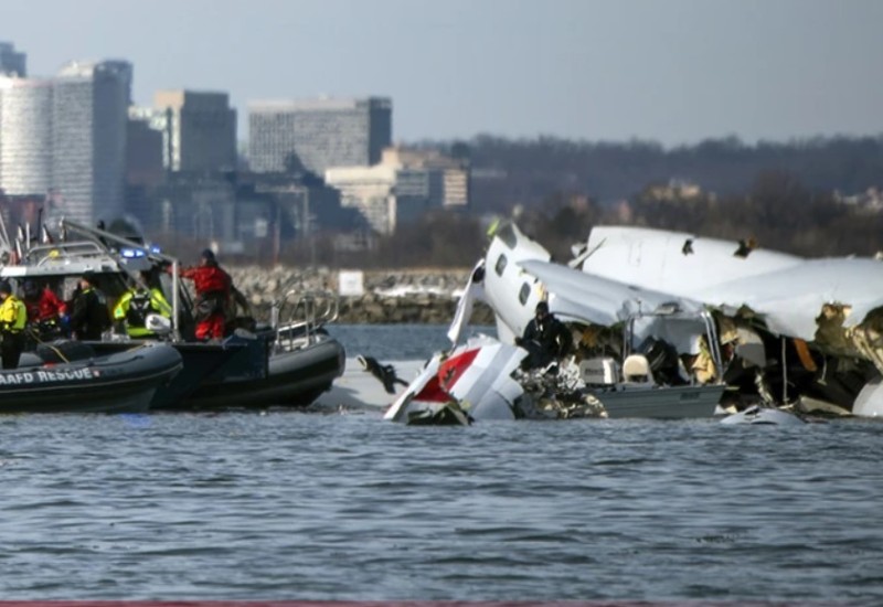 Šire se teorije zavjere: Ciljana meta, u avionu je bio neko bitan