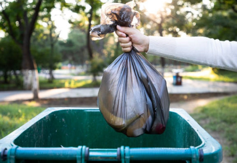 Žena mu slučajno bacila 3,5 miliona evra u đubre