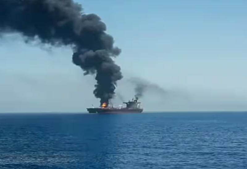 Kuvajtski tanker pogođen u iranskom napadu, prijetnja izlivanja nafte