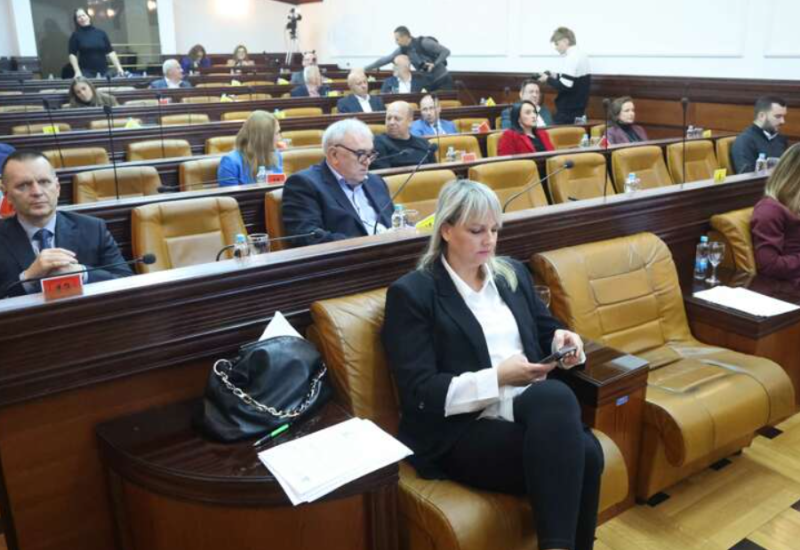 NIŠTA OD POSKUPLJENJA GRIJANJA! Stanivuković predložio, komisije odbile