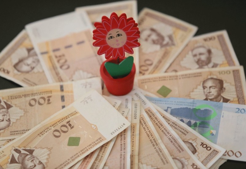 Prosječna plata u Sarajevu skoro 1.600 KM