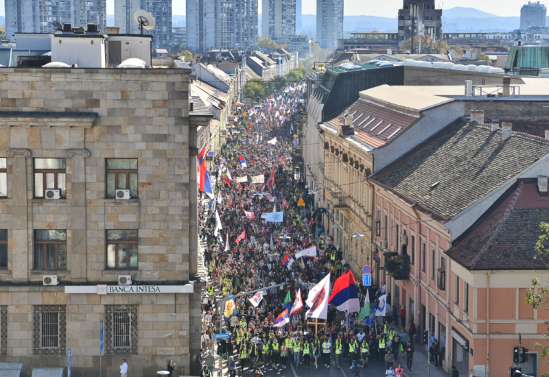 Oglasio se Arhiv javnih skupova: Evo koliko je građana juče krenulo pješke iz Beograda za Novi Sad