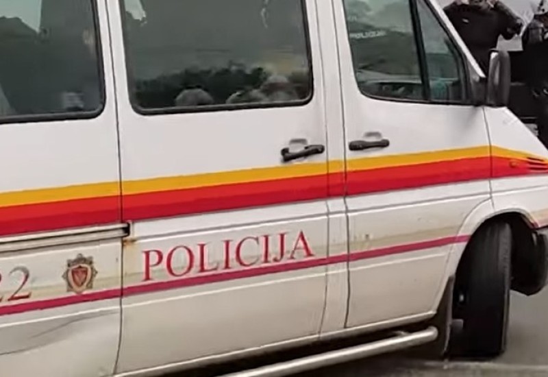 U masovnoj tuči teško povrijeđena dva osamnaestogodišnjaka